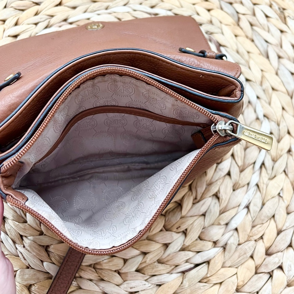 Michael Kors genuine cognac brown leather crossbody bag - Picture 9 of 10